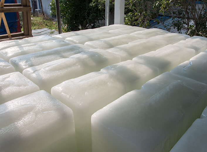 Block ice machine