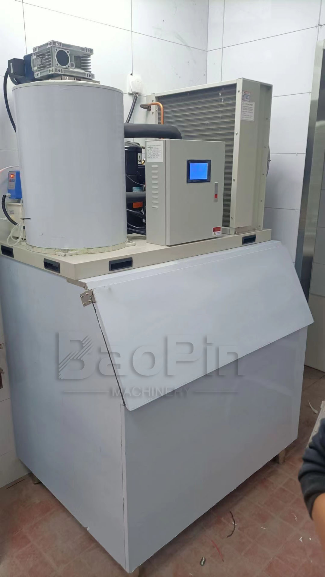 1T flake Ice machine manufacturer.jpg