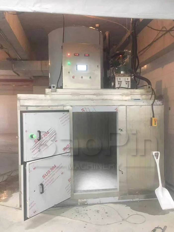 8T water cooled flake ice machine.jpg